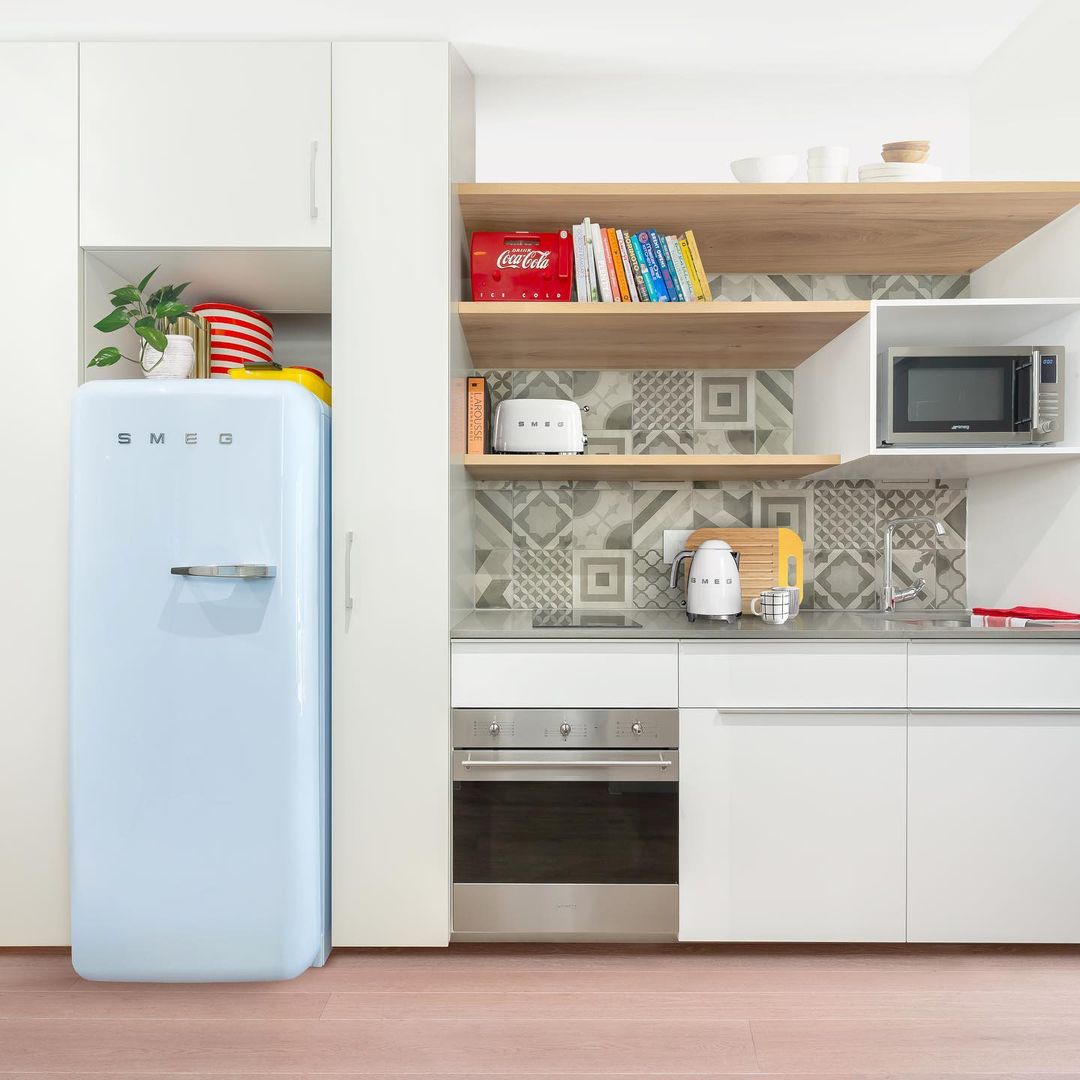 Cleaning SMEG Refrigerators