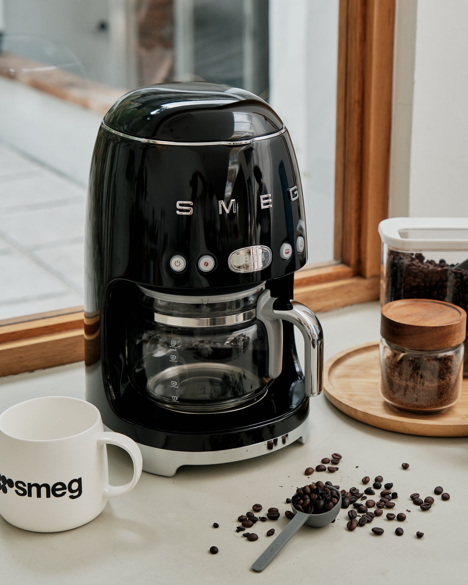 Drip Filter Coffee Machine - Red - DCF02RDPH | Shop at SMEG Philippines