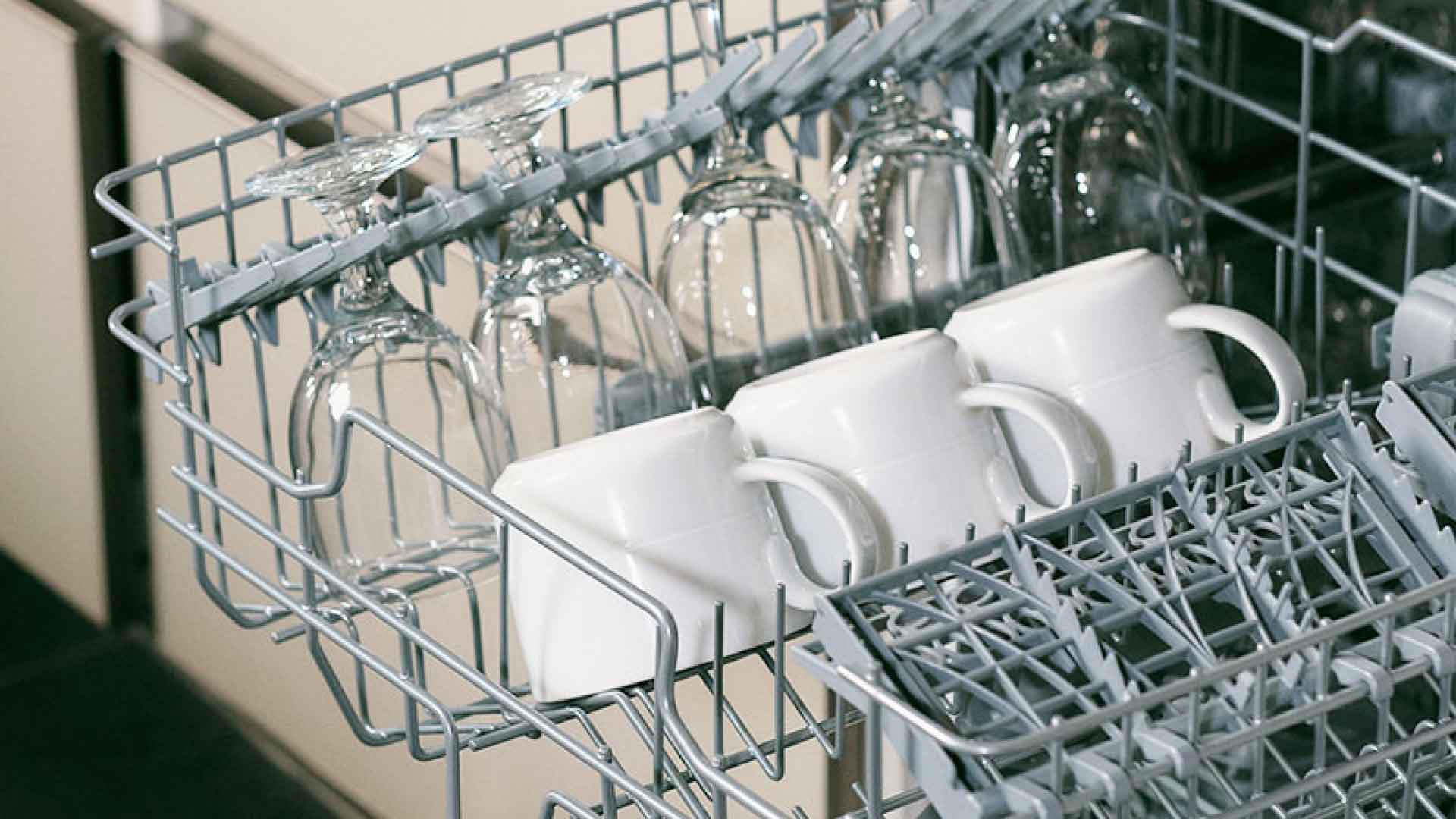 How to load a cutlery basket in a dishwasher?